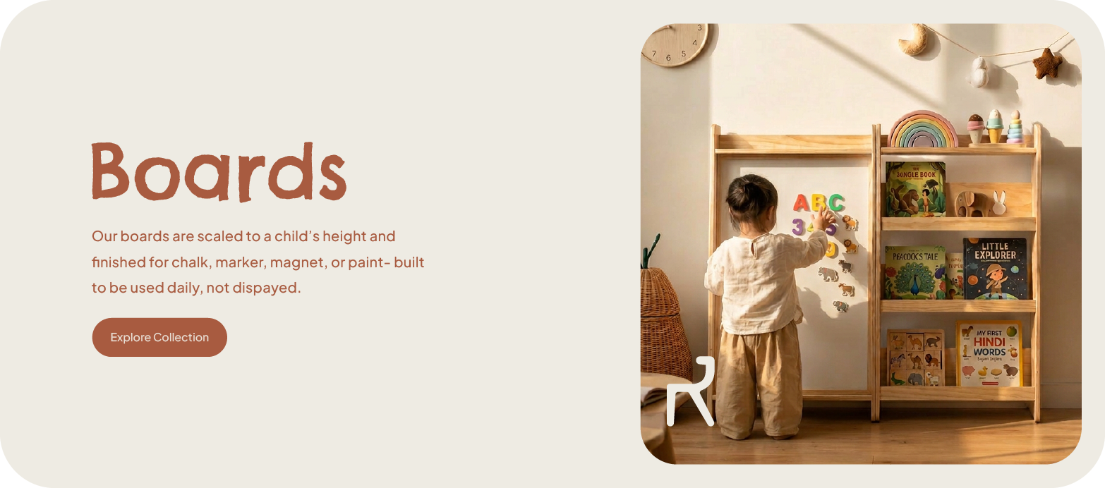 A children's wooden board bookshelf in a warm, styled room setting, with a young child standing in front of it. The left side features text explaining the customizable wooden boards of the collection.